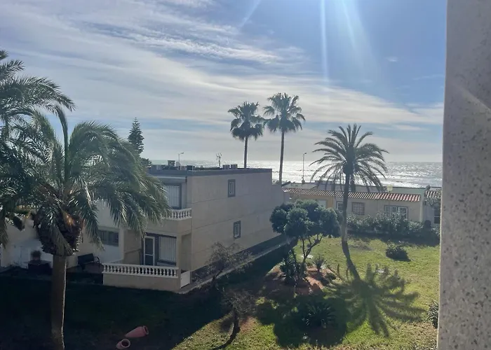 アパート Al Mar R&r